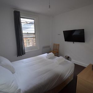 Deluxe Double Room Private Shower shared toilet